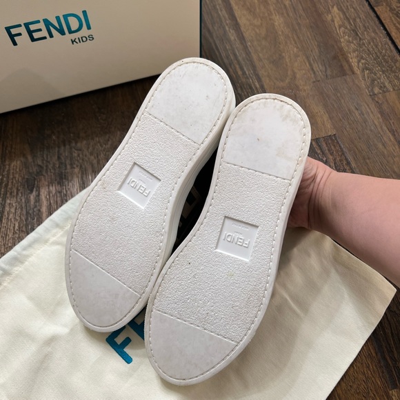 Fendi Kids' FF Logo Low Top Sneaker Kids Size 34 ( US 3) - Picture 3 of 11